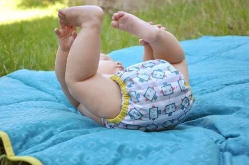 Couches réutilisables de piscine pour bébés