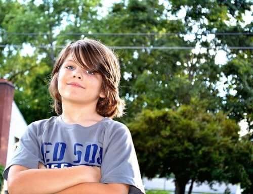 Enfant avec une confiance en soi positive
