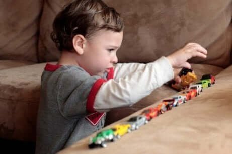 Un enfant qui joue