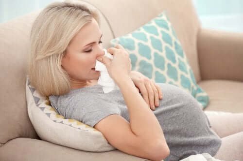 Femme enceinte malade du rhume