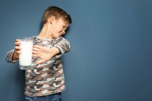 Un garçon allergique au lait