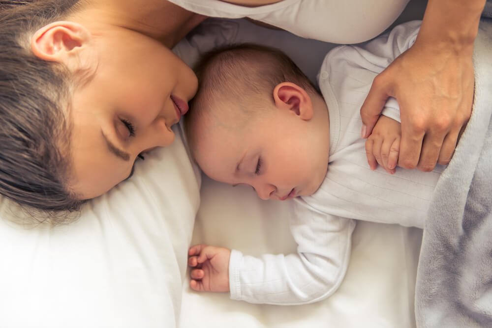Rester à côté de son bébé.