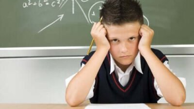 Comment aider votre enfant à surmonter de mauvaises notes : stratégies et conseils pratiques