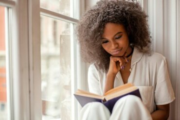 Libérez Votre Esprit : 8 Raisons de Lire Pendant le Confinement pour Évoluer et S'évader