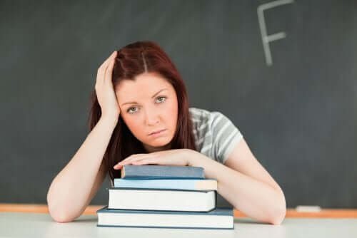 Comprendre le Redoublement Scolaire : Avantages, Inconvénients et Stratégies pour Aider Votre Enfant