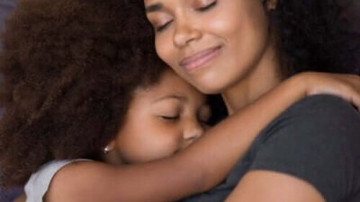10 Conseils Essentiels pour Renforcer la Sécurité Émotionnelle de Vos Enfants