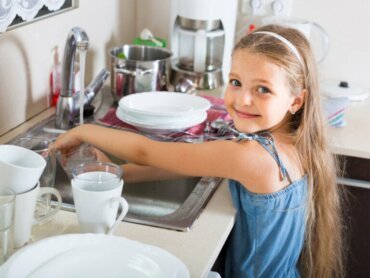 Comment l'Échange de Rôles au Sein de la Famille Renforce les Liens et Éveille les Responsabilités