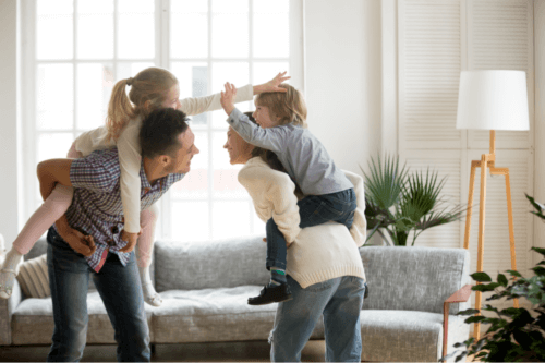 L'Impact Surprenant de l'Excès de Jouets sur le Développement des Enfants : Pourquoi Moins, c'est Mieux