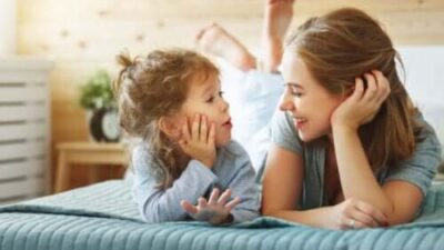 Renforcez le Lien avec Votre Enfant : La Méthode de la Rose et de l'Épine pour Parler de l'École