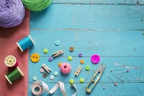 Réutiliser les vêtements de vos enfants : astuces créatives et pratiques
