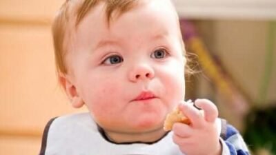 Comment introduire les céréales dans l'alimentation de bébé : guide pratique et conseils essentiels