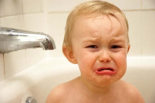 Aidez vos enfants à aimer l'eau : 4 stratégies pour vaincre la peur de l'eau