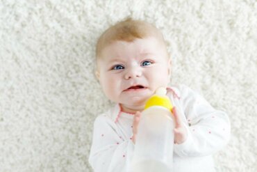 Comment aider votre bébé à accepter le biberon : conseils pratiques et astuces