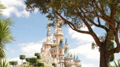 Vivre la magie de Disneyland Paris : attractions et moments inoubliables en famille