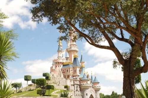 Vivre la magie de Disneyland Paris : attractions et moments inoubliables en famille