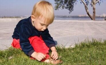 Comment encourager l'autonomie des enfants : stratégies et conseils pratiques