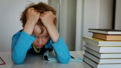 Comment Aider les Enfants à Surmonter le Stress Scolaire : Techniques Efficaces à Essayer