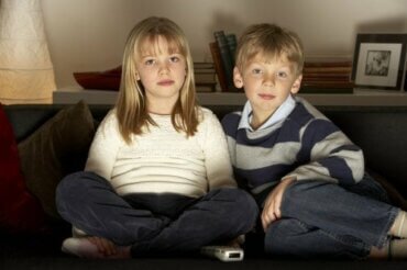 Les impacts de la télévision sur le développement de votre enfant : conseils pratiques pour un usage équilibré