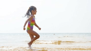 Comment protéger efficacement vos enfants du soleil pendant l'été