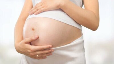 Maturation pulmonaire fœtale : comprendre son rôle crucial pour les bébés prématurés