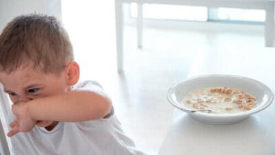 Comprendre les allergies alimentaires chez les enfants : symptômes, détection et prévention