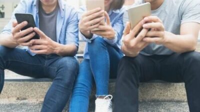 L'impact de l'addiction digitale chez les adolescents : symptômes et solutions de prévention