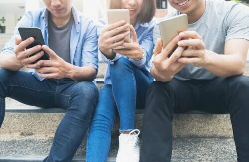 L'impact de l'addiction digitale chez les adolescents : symptômes et solutions de prévention