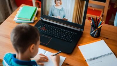Comment la technologie aide les familles pendant la quarantaine et optimise l'usage des écrans