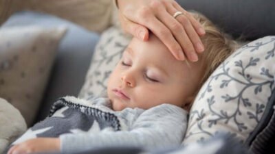 Que faire si votre enfant a de la toux ou de la fièvre pendant le confinement ?