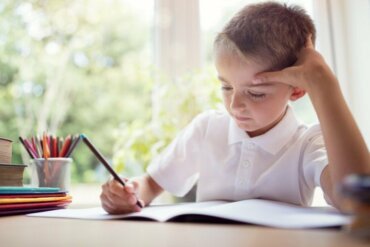 Comprendre les troubles d'apprentissage chez les enfants : dyslexie, dysgraphie et dyscalculie