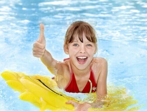 Précautions indispensables pour une journée à la piscine en toute sécurité avec les enfants