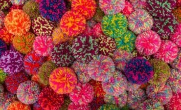Travaux manuels avec des pompons : 5 idées créatives pour stimuler l'imagination des enfants