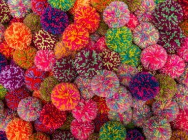 Travaux manuels avec des pompons : 5 idées créatives pour stimuler l'imagination des enfants
