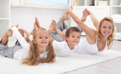 Faire du sport en famille : 6 activités amusantes pour renforcer les liens avec vos enfants